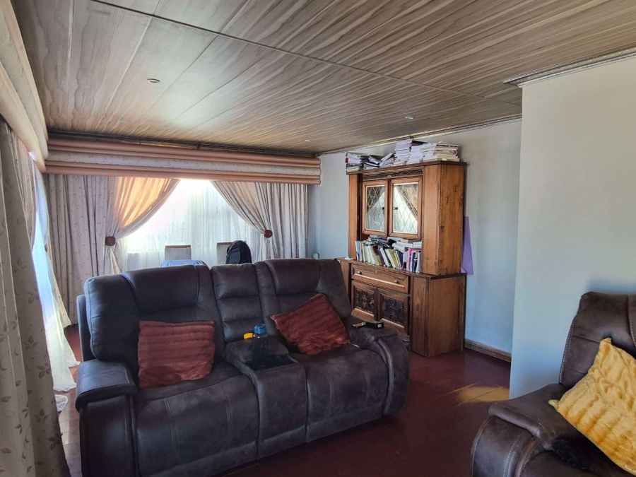 3 Bedroom Property for Sale in Zwide Eastern Cape
